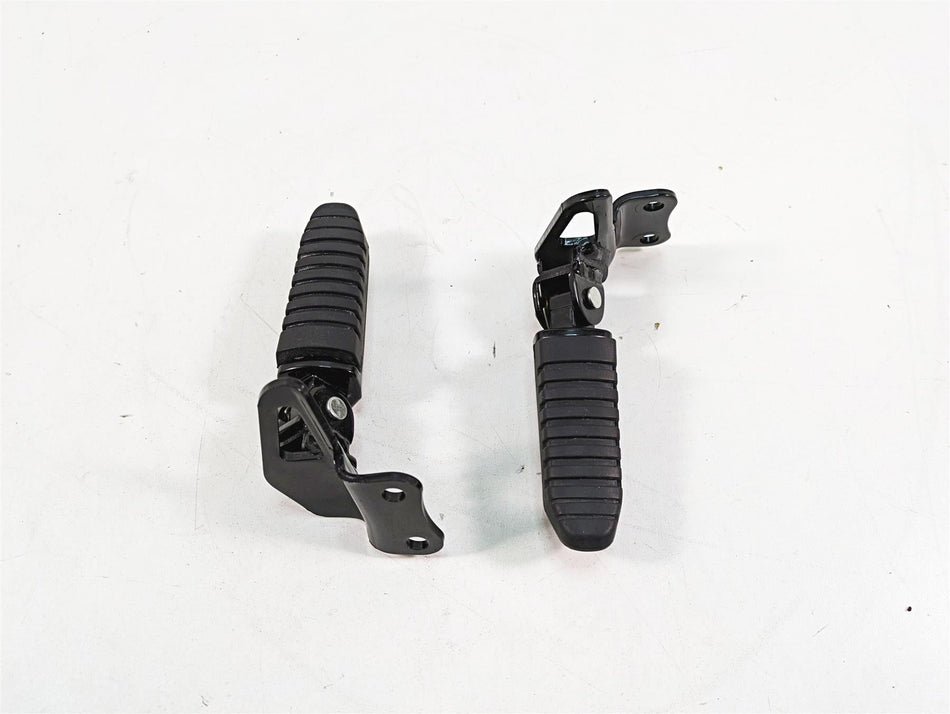 2016 Suzuki M109R VZR1800 Rear Passenger Footpeg Set 43600-48G00 43700-48G00 {{ shop.shopifyCountryName }} - Mototech271