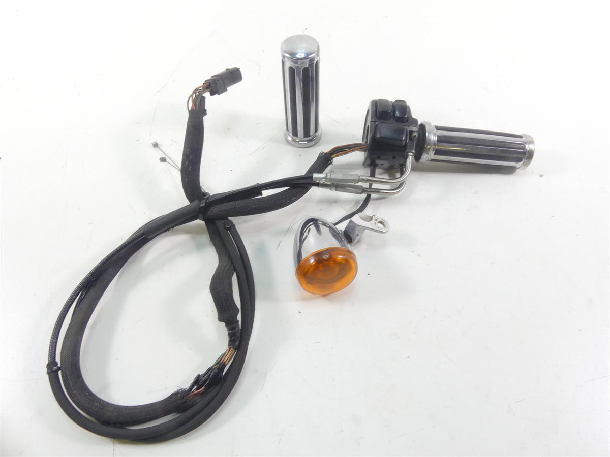 2011 Harley FXDWG Dyna Wide Glide Right Hand Control Switch - Read 71684-06A {{ shop.shopifyCountryName }} - Mototech271