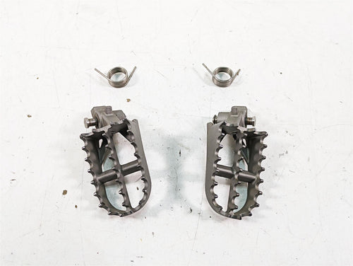 2007 BMW R1200GS K255 Adv Front Footpeg Foot Peg Rest Set 46717694557 | Mototech271
