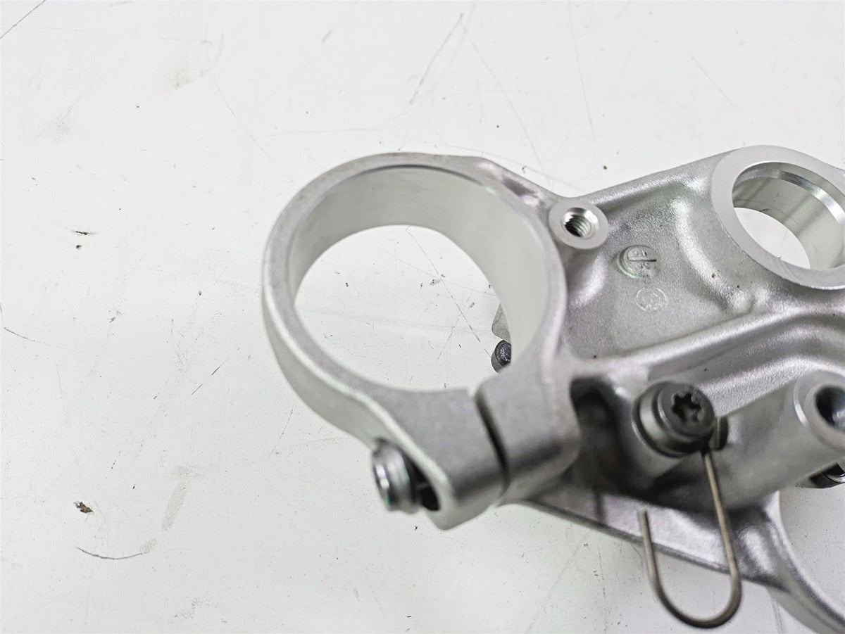 2016 BMW R1200RS K54 Upper Triple Tree Steering Clamp 31428525324 {{ shop.shopifyCountryName }} - Mototech271