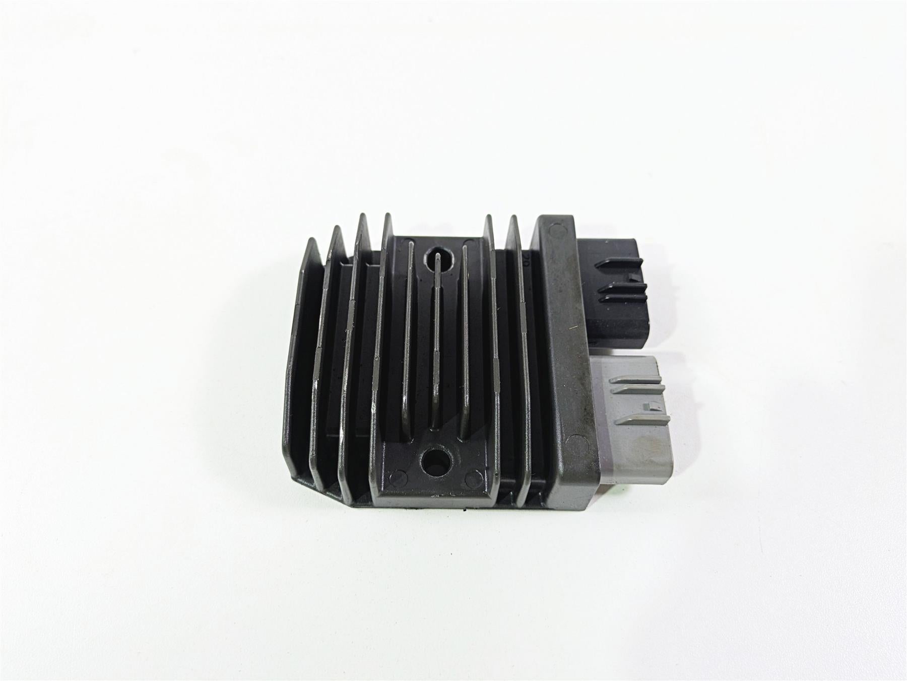 2023 Suzuki GSX1300 RR Hayabusa Rectifier Voltage Regulator FH027BA 32800-26J10 {{ shop.shopifyCountryName }} - Mototech271