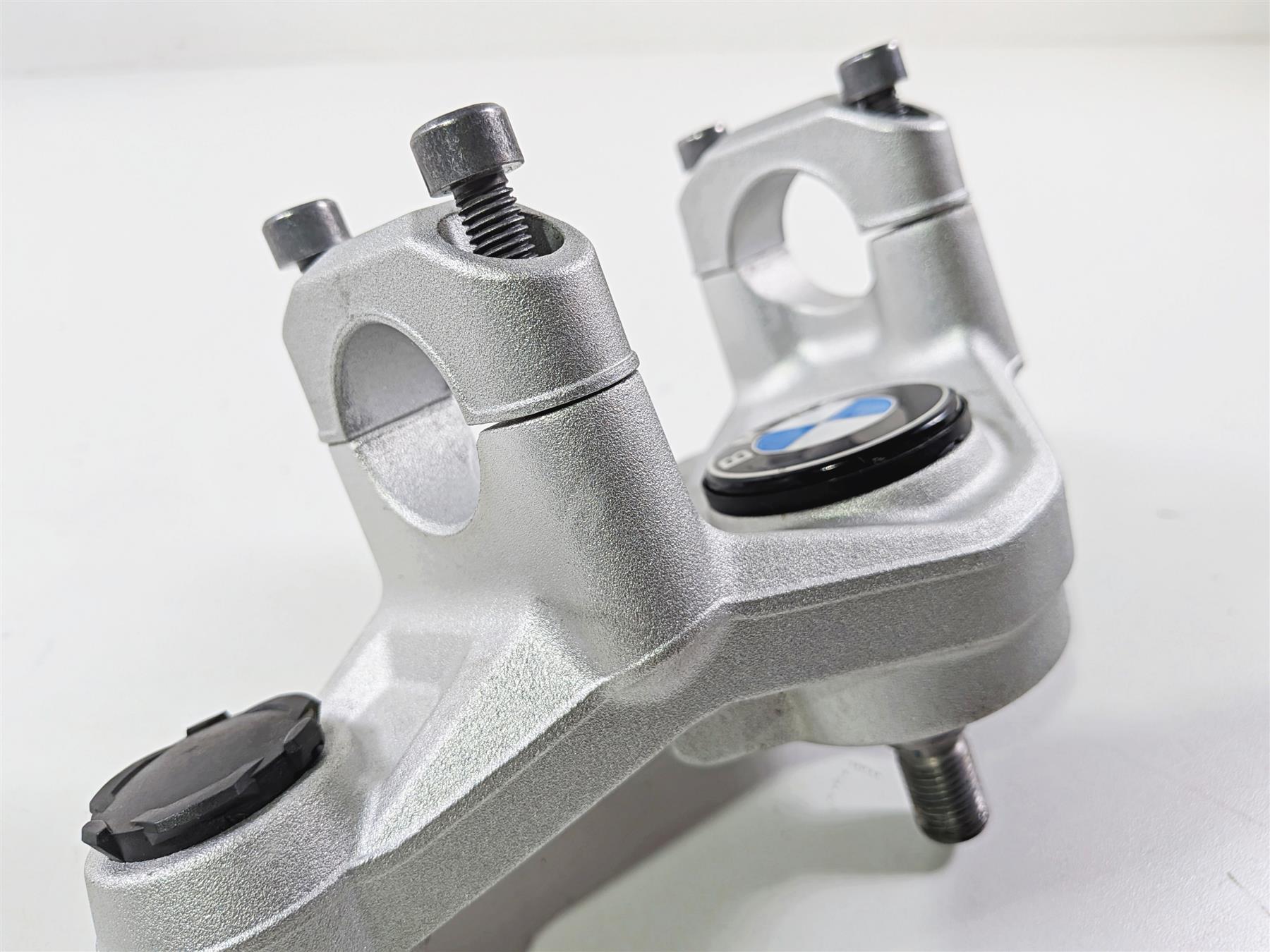 2016 BMW R1200 GS K50 Upper Triple Tree Steering Clamp 31428555849 {{ shop.shopifyCountryName }} - Mototech271