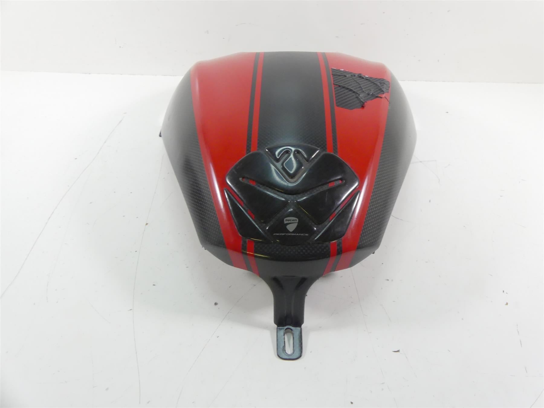 2015 Ducati Diavel Carbon Red Fiber Center Fuel Gas Tank Cover - Read 48015221A {{ shop.shopifyCountryName }} - Mototech271