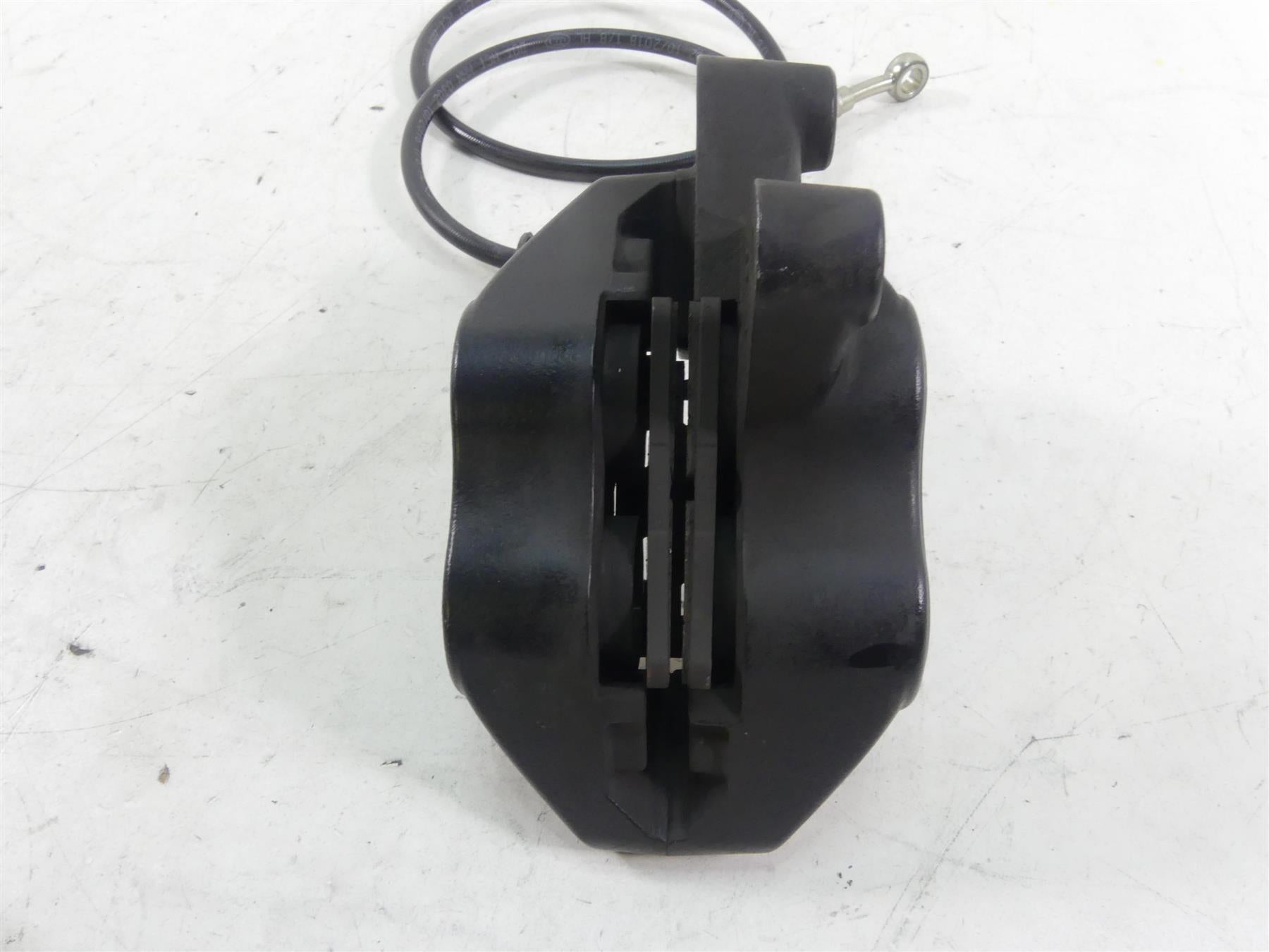 2019 Harley Softail FXBB Street Bob Front Brake Caliper & Line 41300095 {{ shop.shopifyCountryName }} - Mototech271