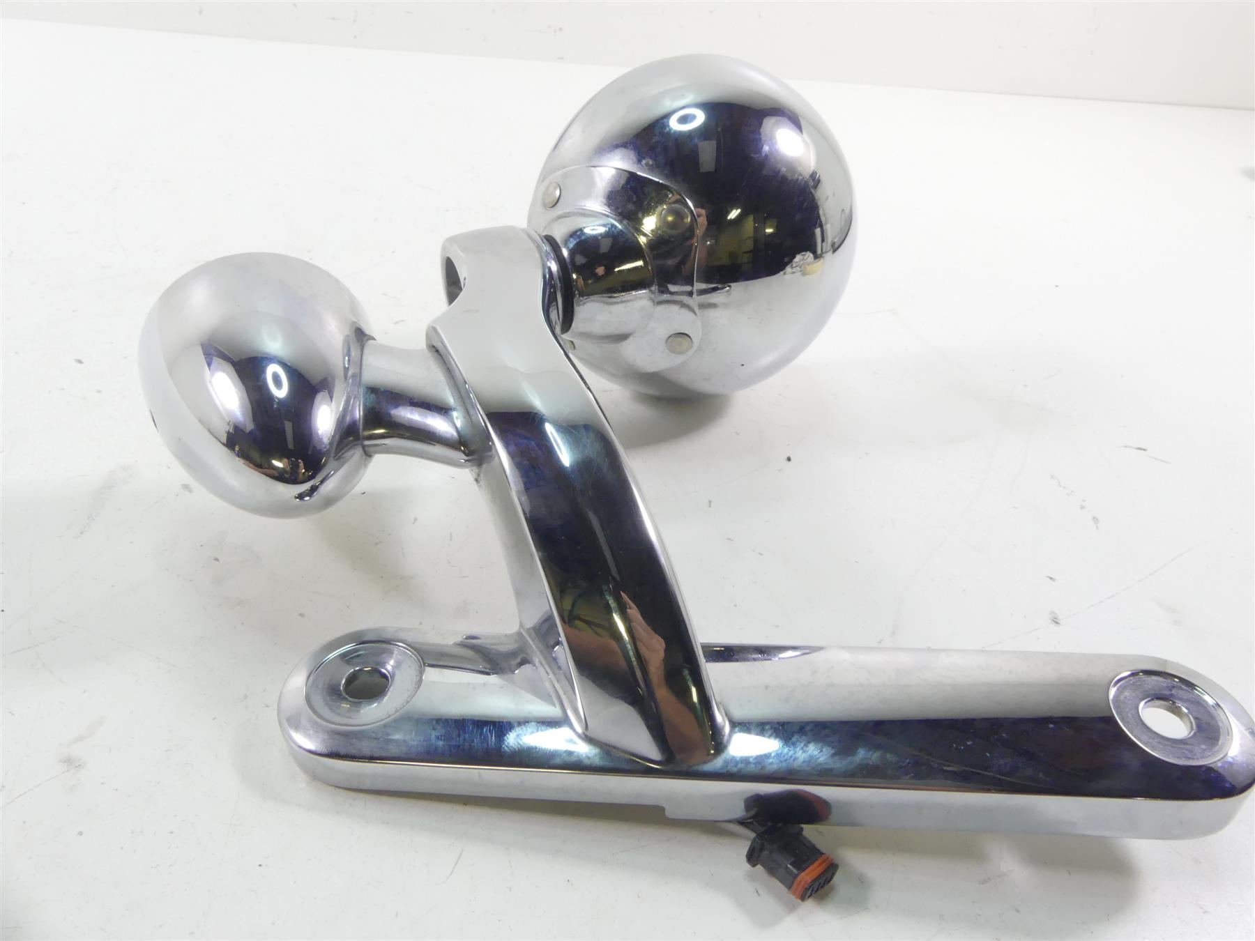 2017 Harley Touring FLHTKL Electra Glide Front Left Spotlight Bucket 67800089 {{ shop.shopifyCountryName }} - Mototech271