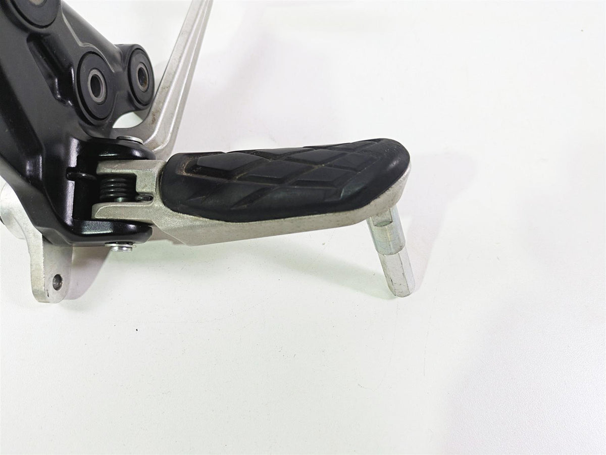 2023 Suzuki GSX1300 RR Hayabusa Right Front Footpeg & Brake Pedal 43510-10L00 {{ shop.shopifyCountryName }} - Mototech271