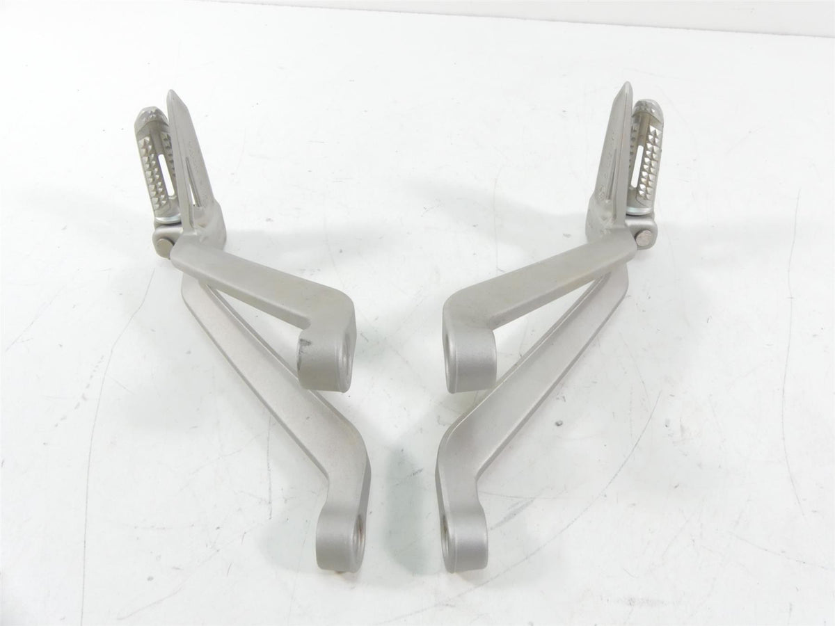 2019 Triumph Street Triple 765R Rear Passenger Footpeg Set T2081986 {{ shop.shopifyCountryName }} - Mototech271