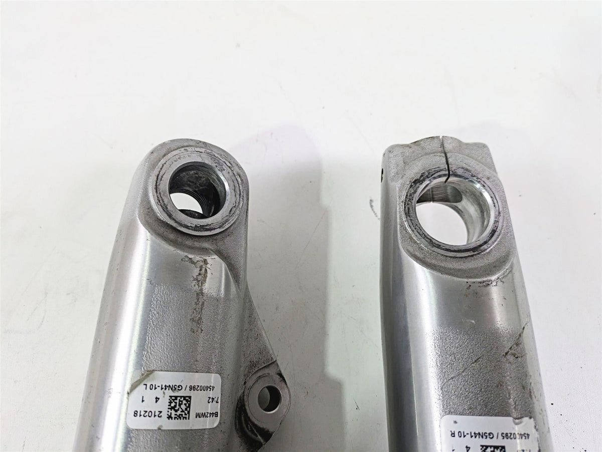 2020 Harley Softail FXST Standard Showa Front Fork Lowers 45400295 45400296 {{ shop.shopifyCountryName }} - Mototech271
