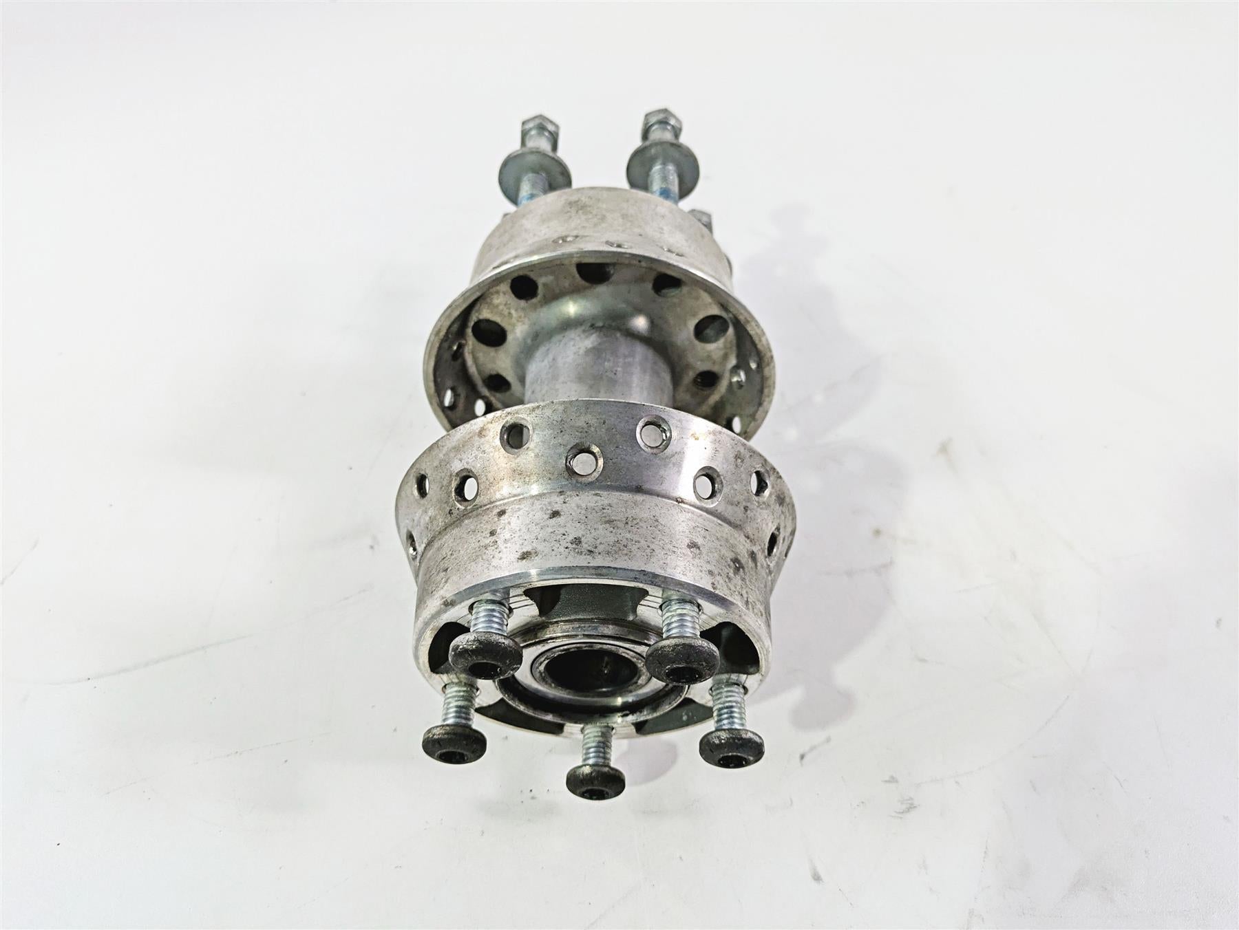 2017 Harley Dyna FXDB Street Bob Rear Spoke Wheel Hub 17in 25mm - Read 41430-09A {{ shop.shopifyCountryName }} - Mototech271