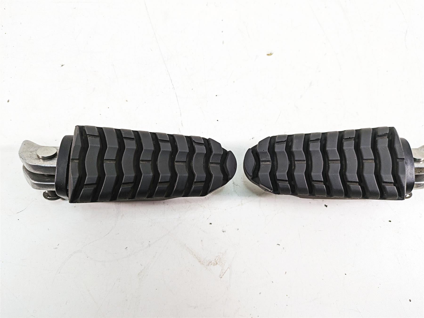 2012 Triumph Tiger 800XC ABS Rear Passenger Footpeg Set T2084401 T2084402 {{ shop.shopifyCountryName }} - Mototech271