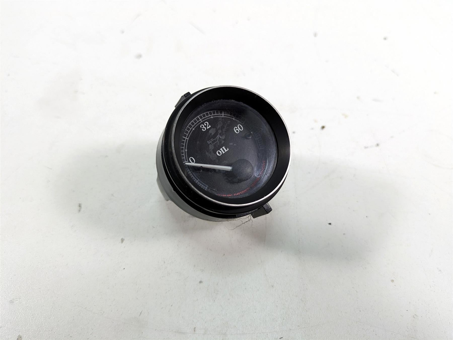 2006 Harley Touring FLHTCUI Electra Glide Oil Pressure Gauge 75032-99B {{ shop.shopifyCountryName }} - Mototech271