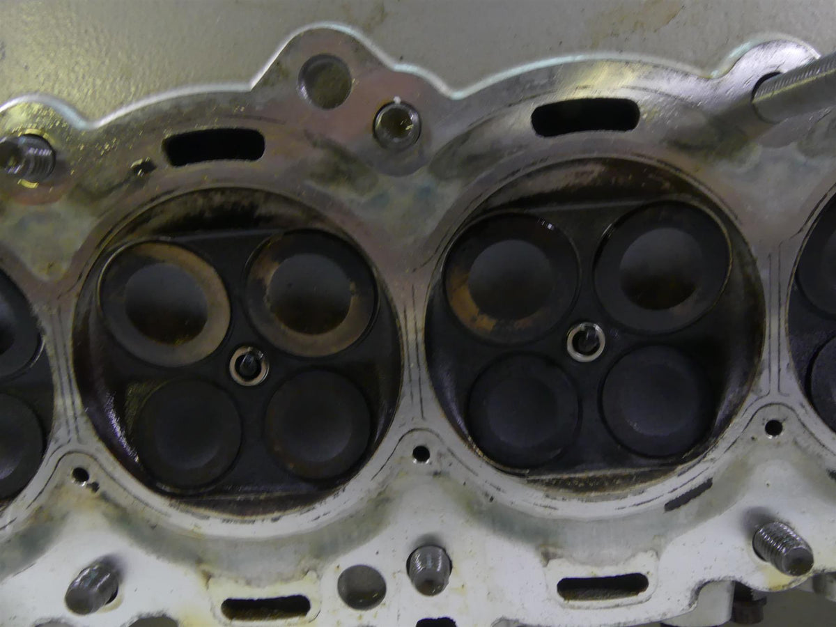 2015 BMW K1600GT K48 Engine Cylinderhead + Valve Cover - Read 11118546019 {{ shop.shopifyCountryName }} - Mototech271