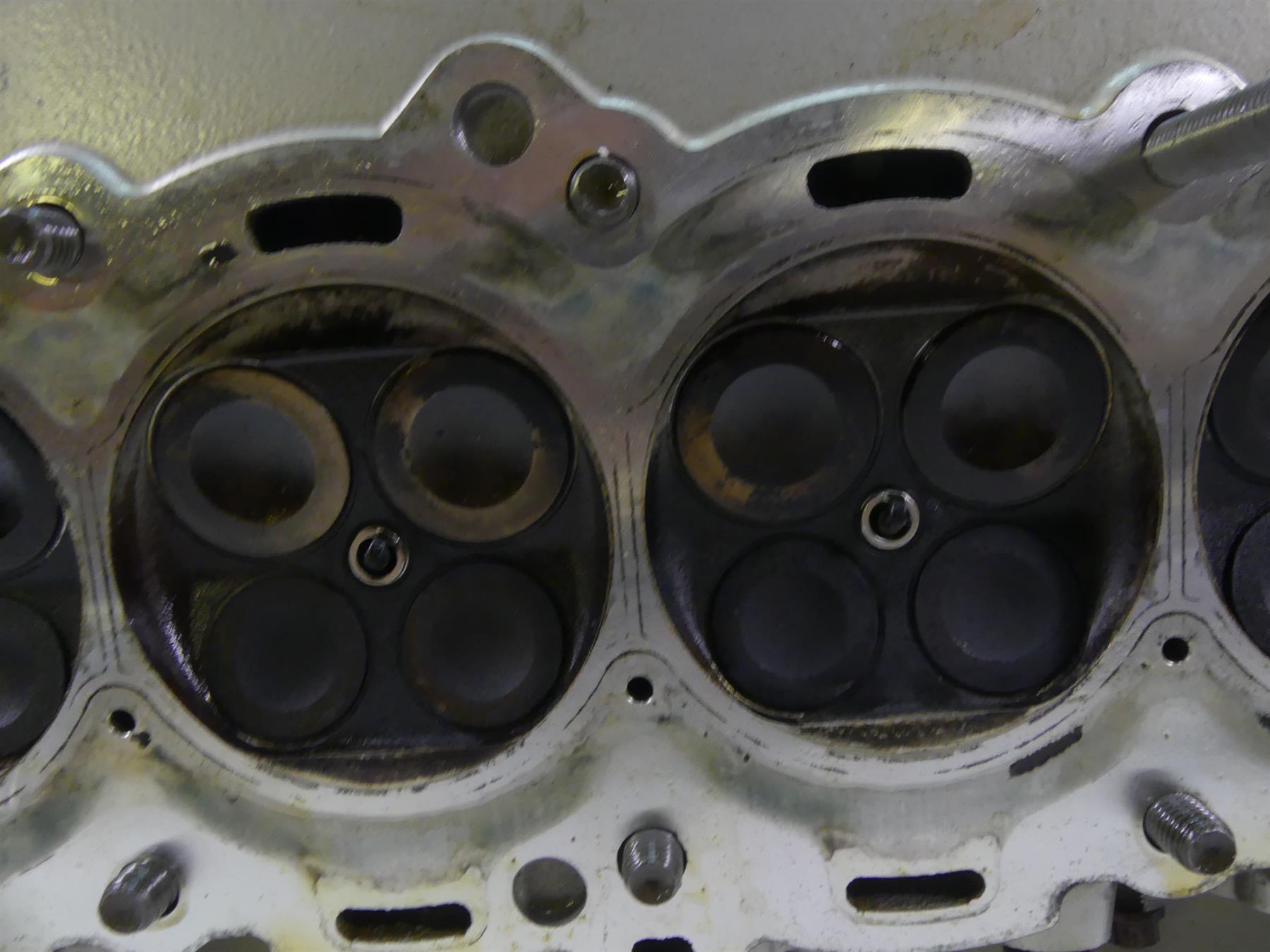 2015 BMW K1600GT K48 Engine Cylinderhead + Valve Cover - Read 11118546019 {{ shop.shopifyCountryName }} - Mototech271