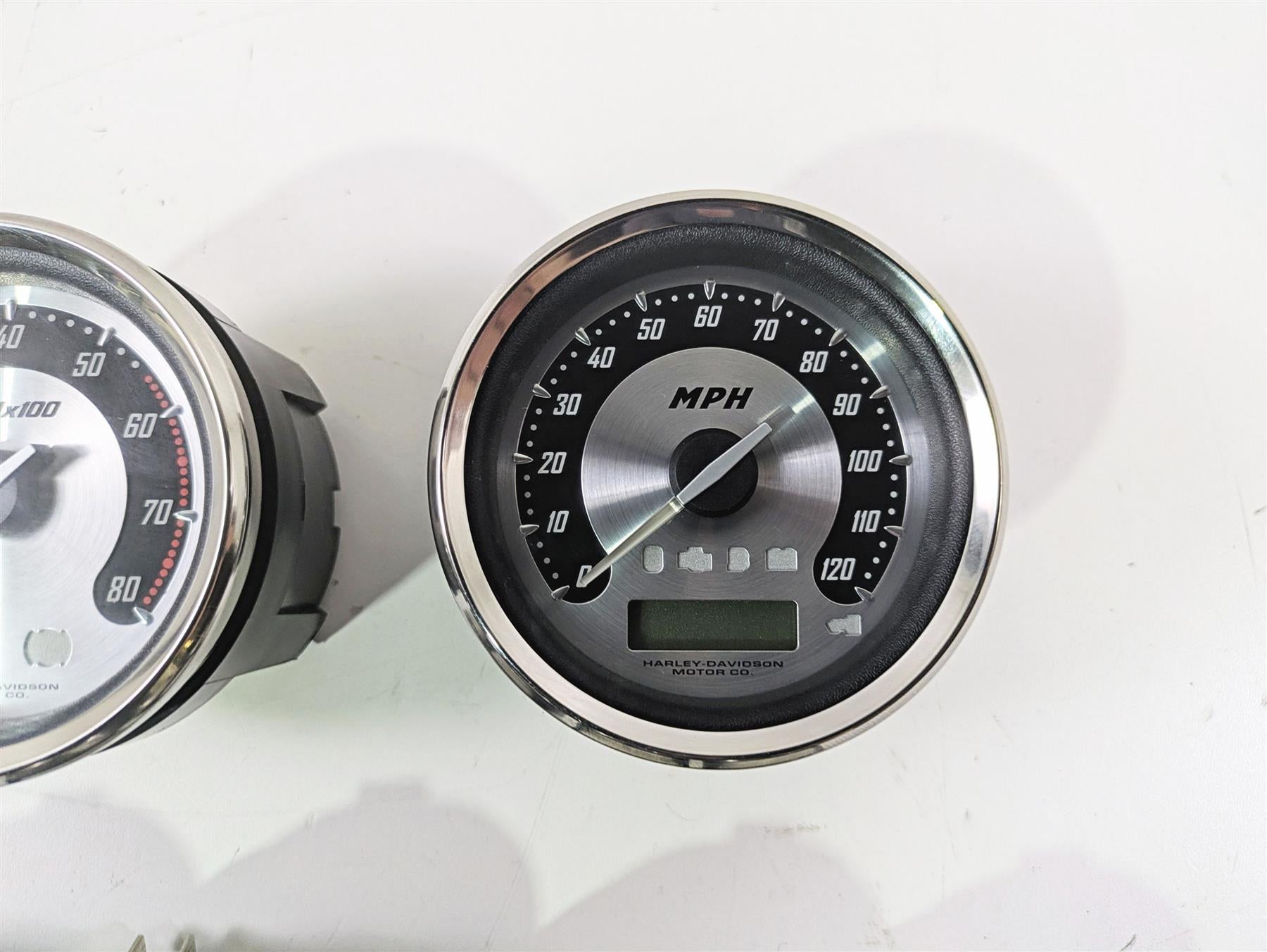 2010 Harley Touring FLHXSE CVO Street Glide Speedo Tacho Gauges Set 61k 67516-09 {{ shop.shopifyCountryName }} - Mototech271