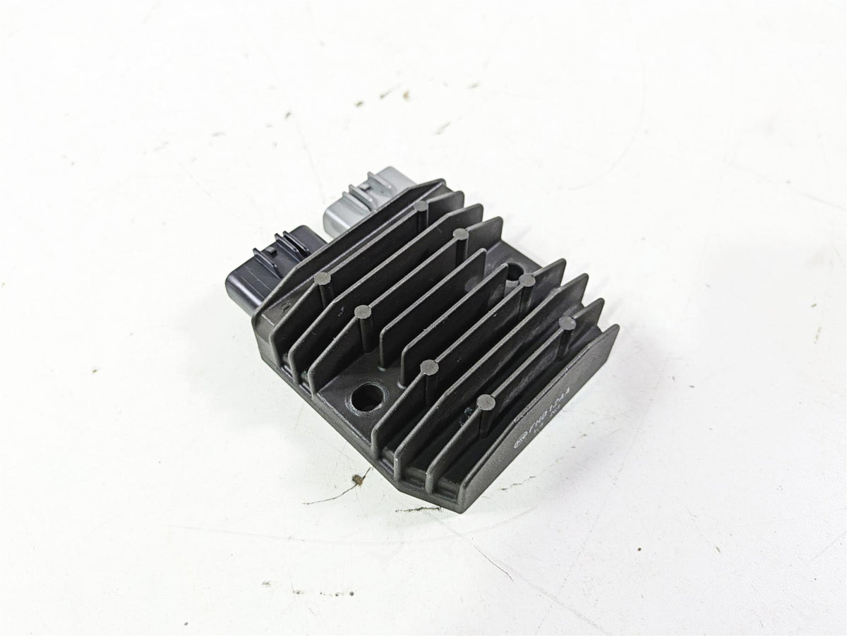 2012 Yamaha XT1200 Super Tenere Rectifier Voltage Regulator 1D7-81960-00 FH012AA {{ shop.shopifyCountryName }} - Mototech271