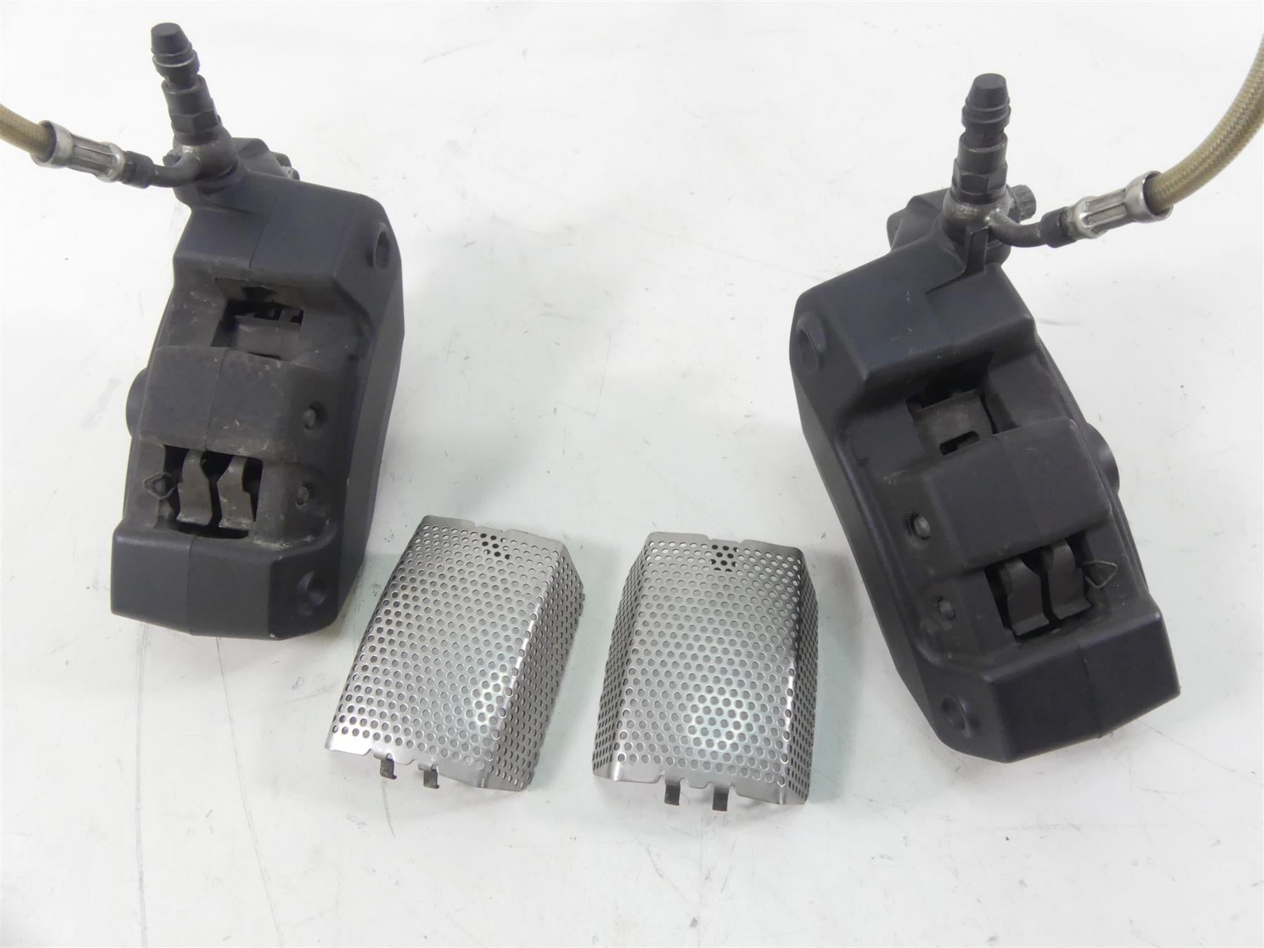 2013 Harley VRSCF Muscle V-Rod Front Brake Caliper Set + Lines 44731-08 44732-08 {{ shop.shopifyCountryName }} - Mototech271