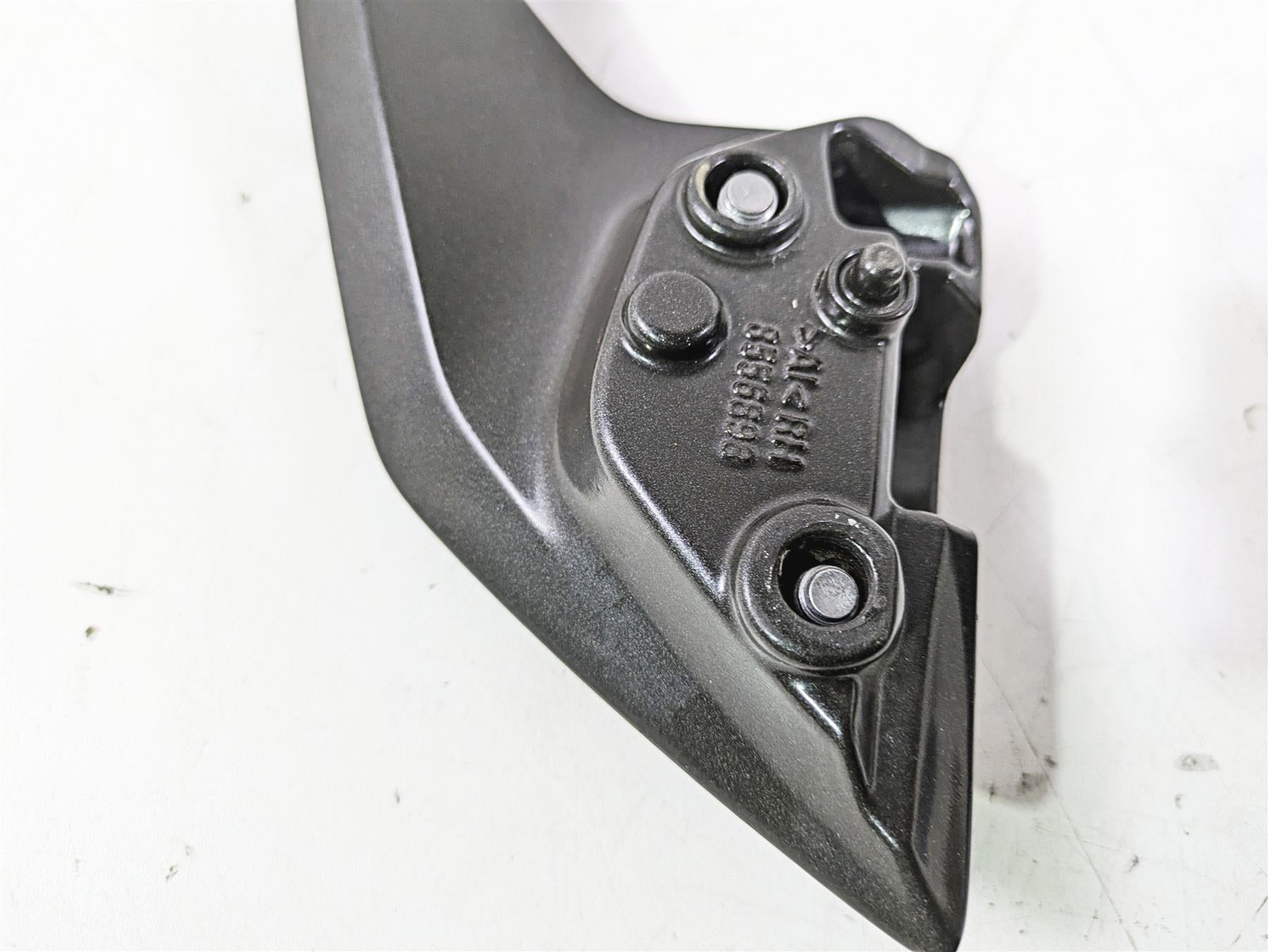 2023 BMW G310R K03 Rear Passenger Grab Handle Set 46541542581 46541542582 {{ shop.shopifyCountryName }} - Mototech271