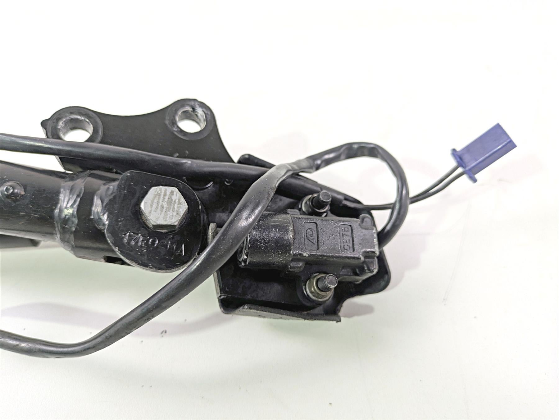 2017 Aprilia RSV 1100 Tuono V4 Factory Side Kickstand & Safety Switch 2B003283 {{ shop.shopifyCountryName }} - Mototech271