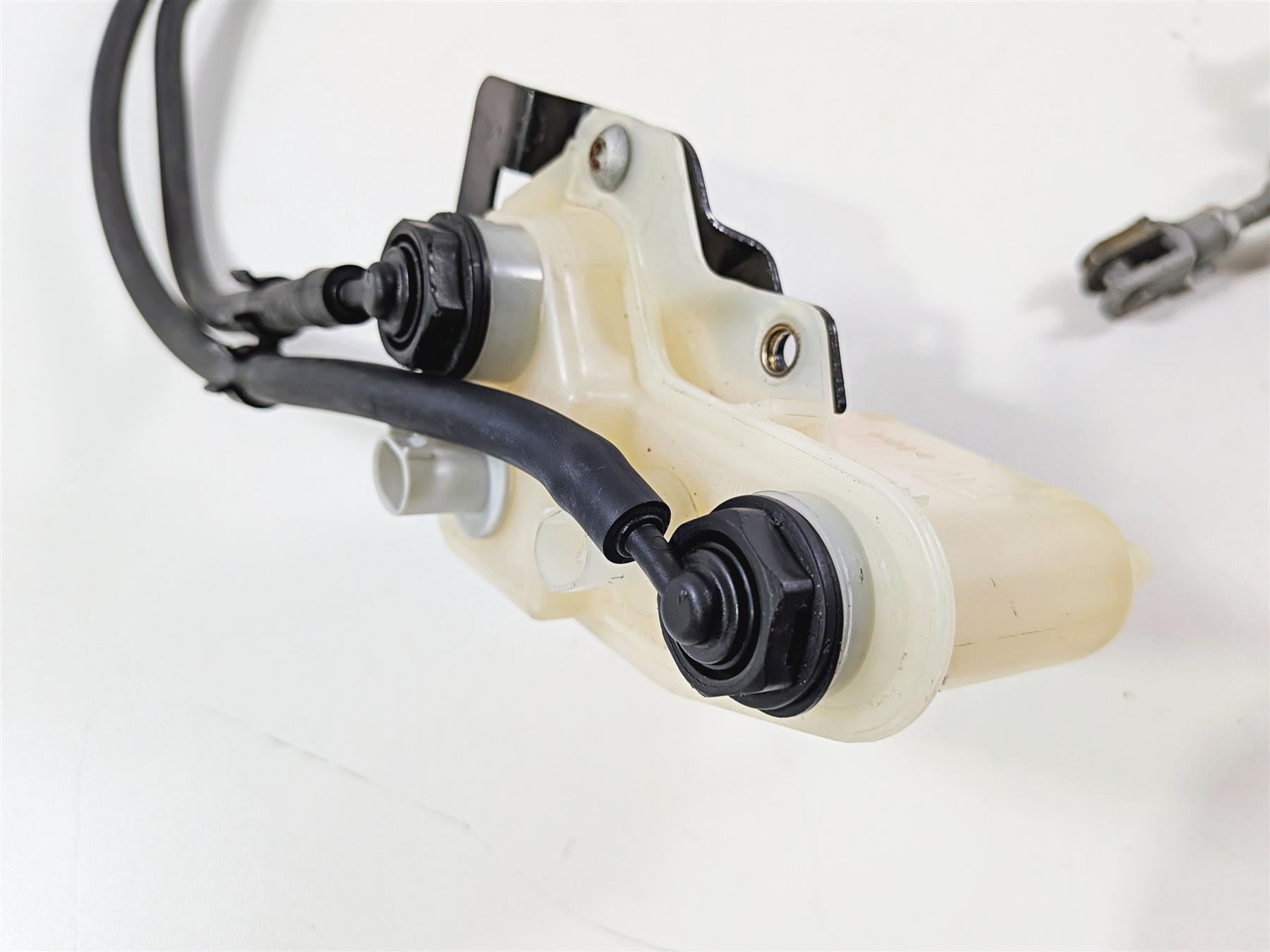 2002 BMW K1200LT 89V3 FTE Rear Brake Master Cylinder 34317650749 {{ shop.shopifyCountryName }} - Mototech271