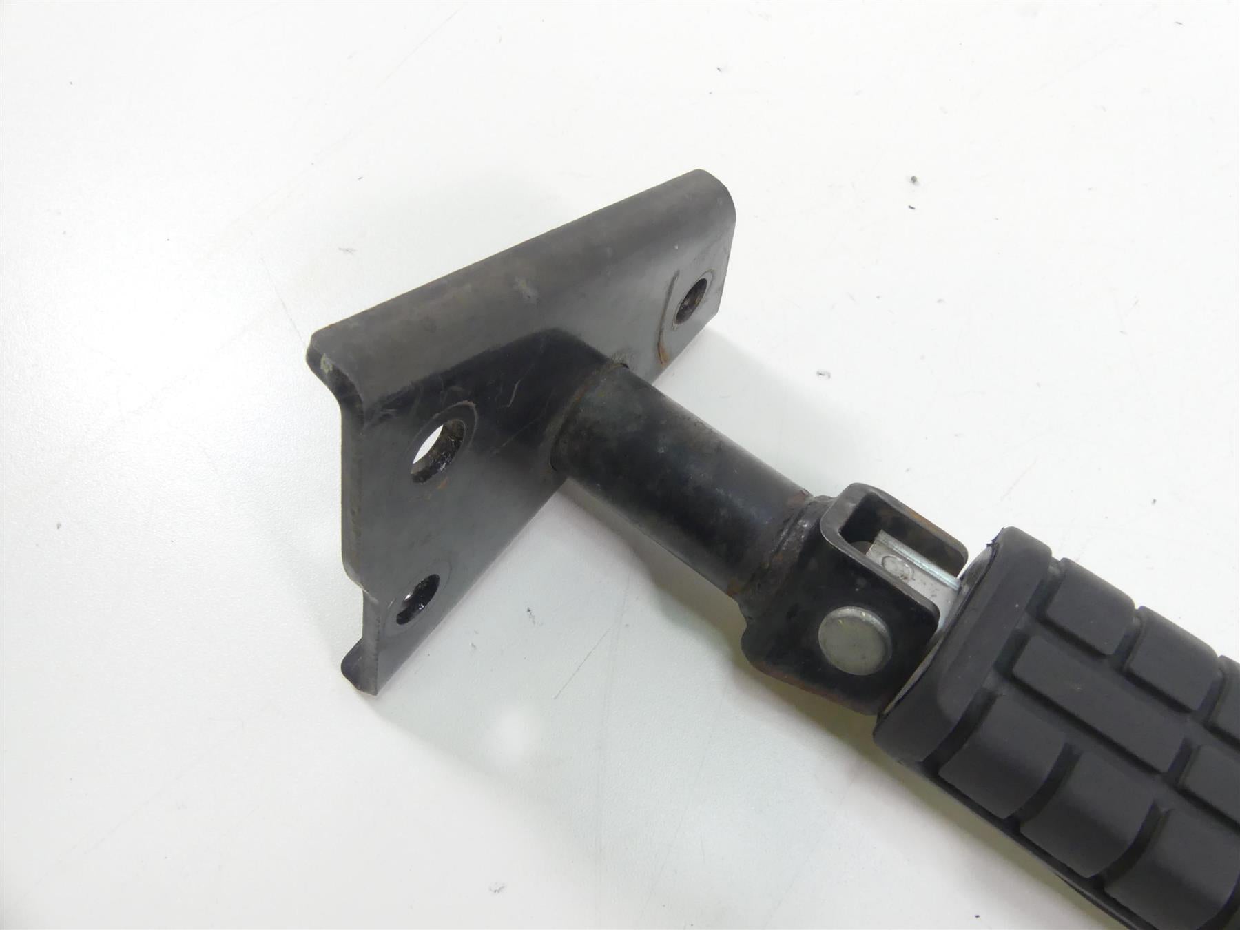 1998 Honda Shadow VT1100T Rear Passenger Footpeg Foot Rest Set 50715-MBC-000 {{ shop.shopifyCountryName }} - Mototech271