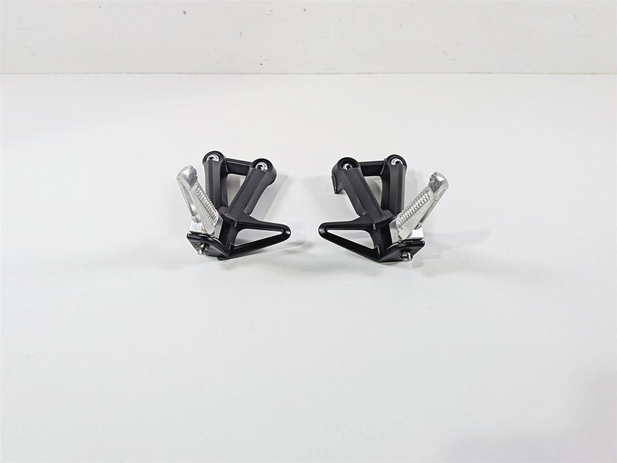 2023 Yamaha MT10 MTN1000 Rear Passenger Footpeg Rest Set 1RC-2741L-01-00 {{ shop.shopifyCountryName }} - Mototech271