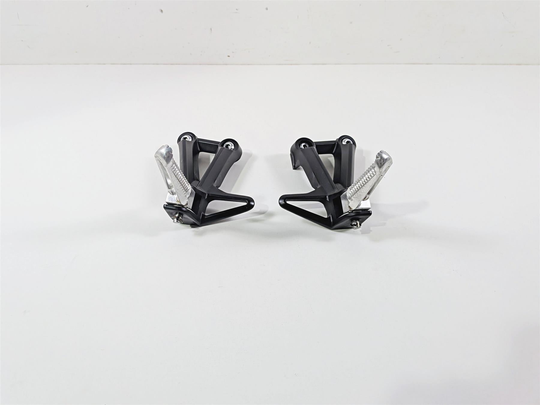 2023 Yamaha MT10 MTN1000 Rear Passenger Footpeg Rest Set 1RC-2741L-01-00 {{ shop.shopifyCountryName }} - Mototech271