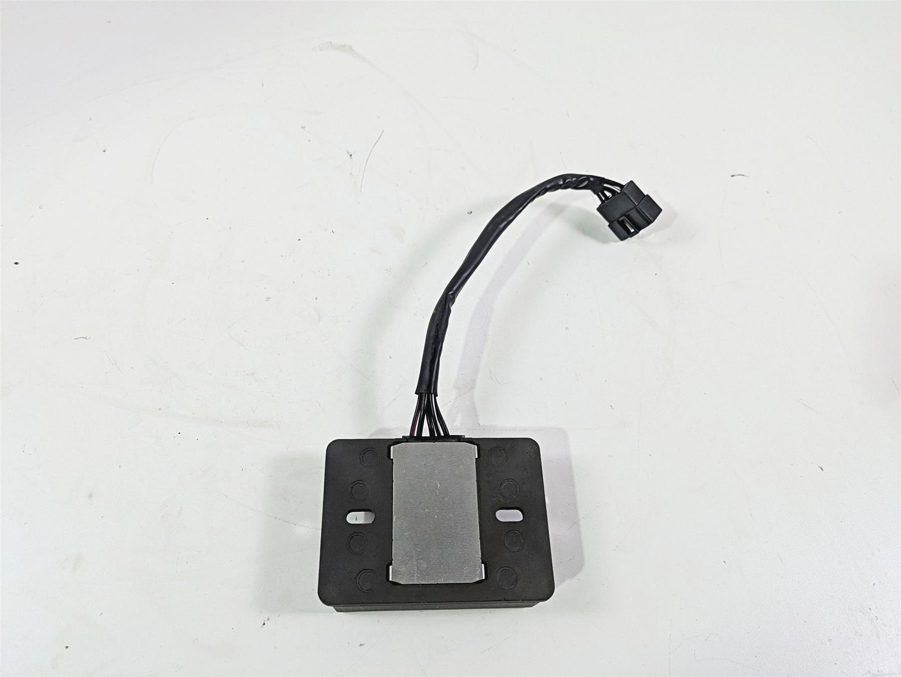 2013 Triumph Bonneville Rectifier Voltage Regulator SH811CB T1300888 {{ shop.shopifyCountryName }} - Mototech271