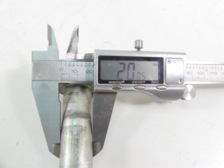 2007 Yamaha XVS1300 V-Star Rear 20mm Spindle Axle & Adjusters 3D8-25381-00-00 {{ shop.shopifyCountryName }} - Mototech271