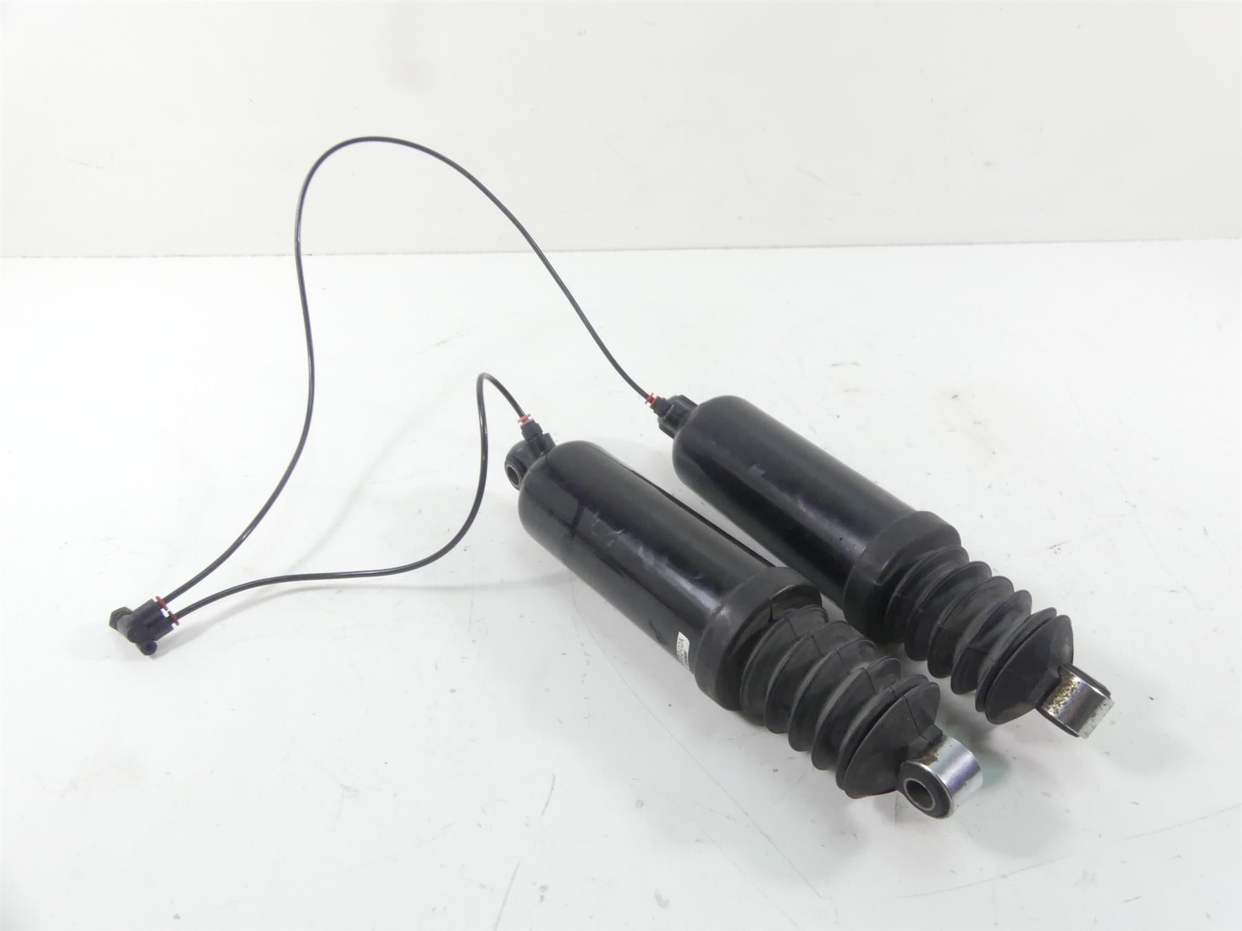 2005 Harley Touring CVO FLHTC SE Electra Glide  Rear Shock Set 12