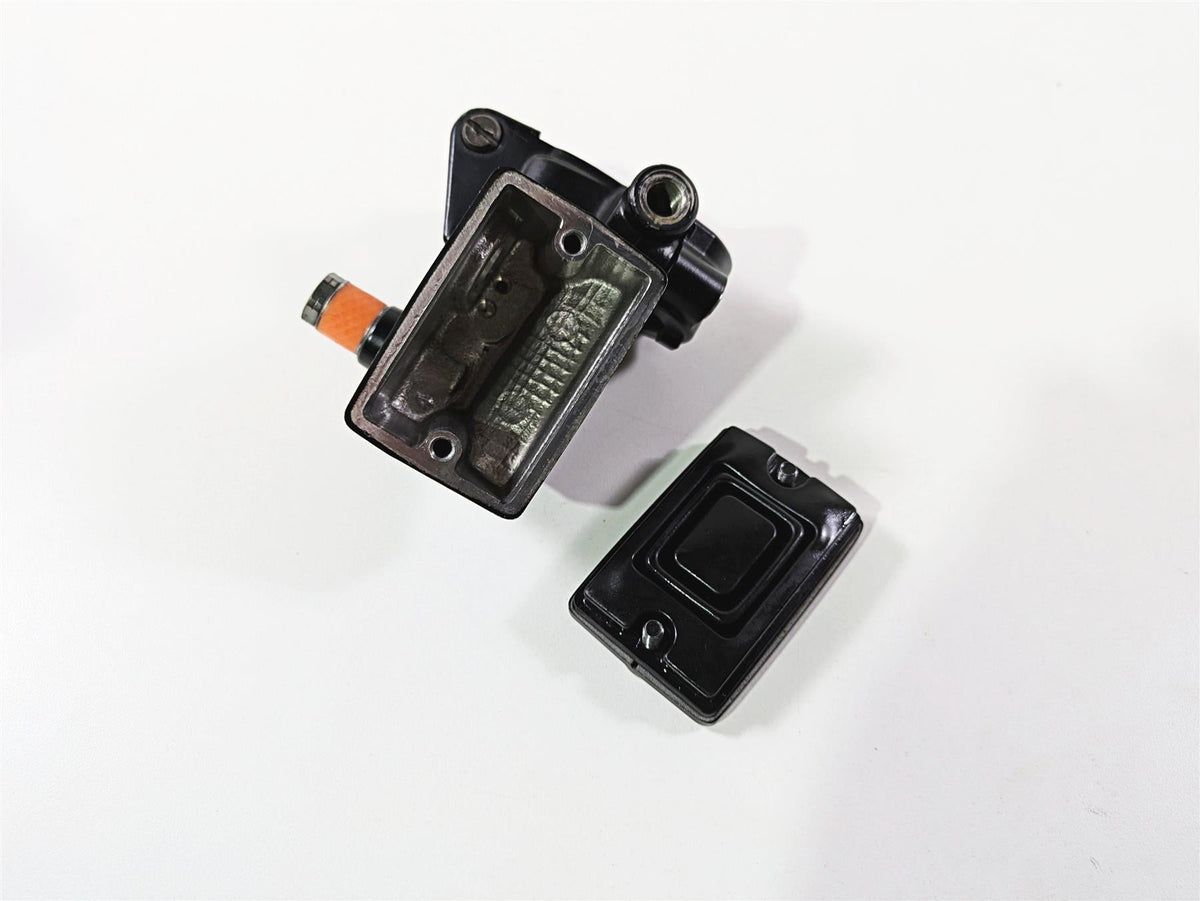 2015 Triumph Tiger Explorer XC Nissin Front Brake Master Cylinder 5/8 T2025830 {{ shop.shopifyCountryName }} - Mototech271