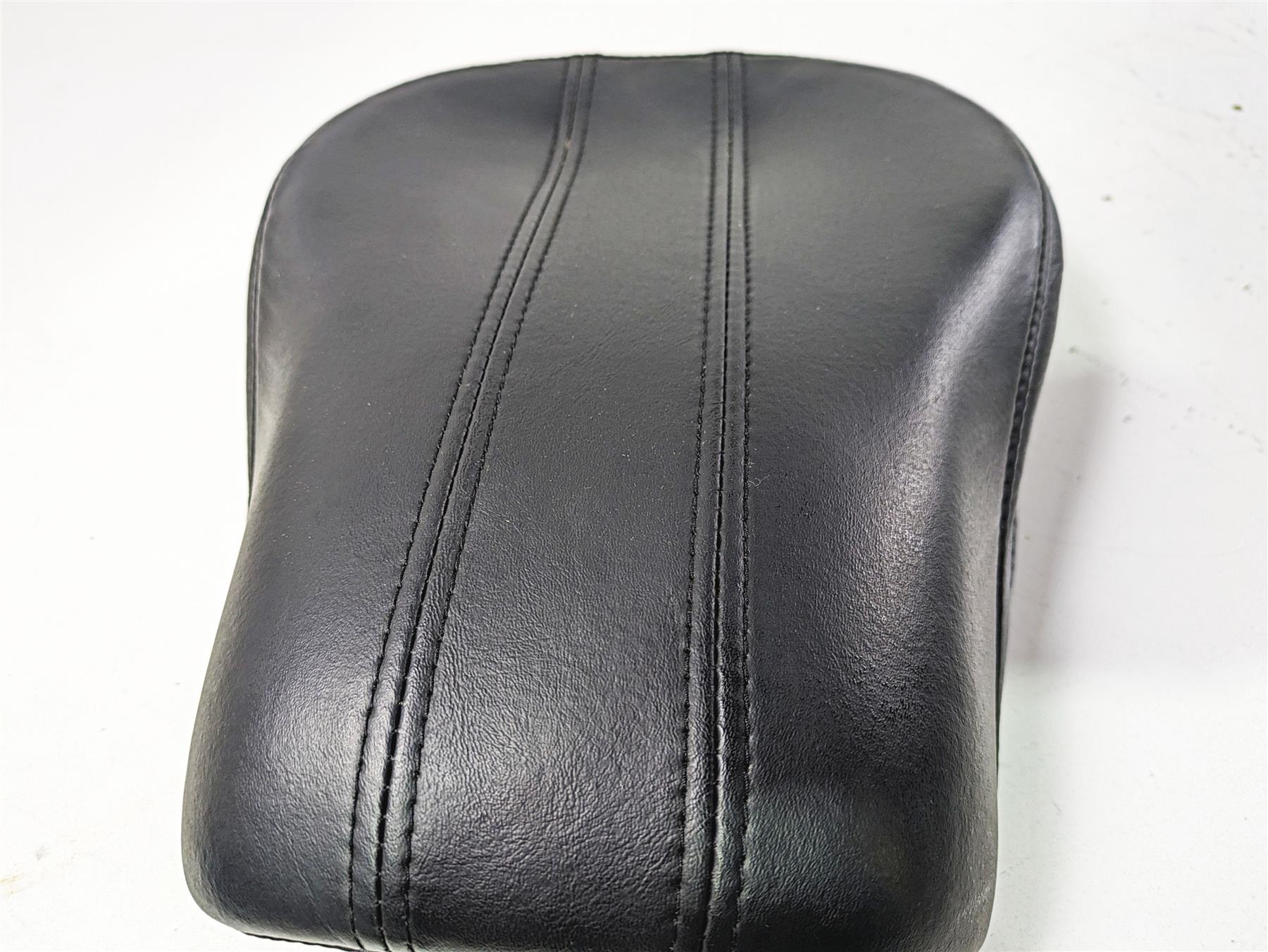 2019 Harley FLHCS Softail Heritage Rear Passenger Pillion Seat Saddle 52400148 {{ shop.shopifyCountryName }} - Mototech271