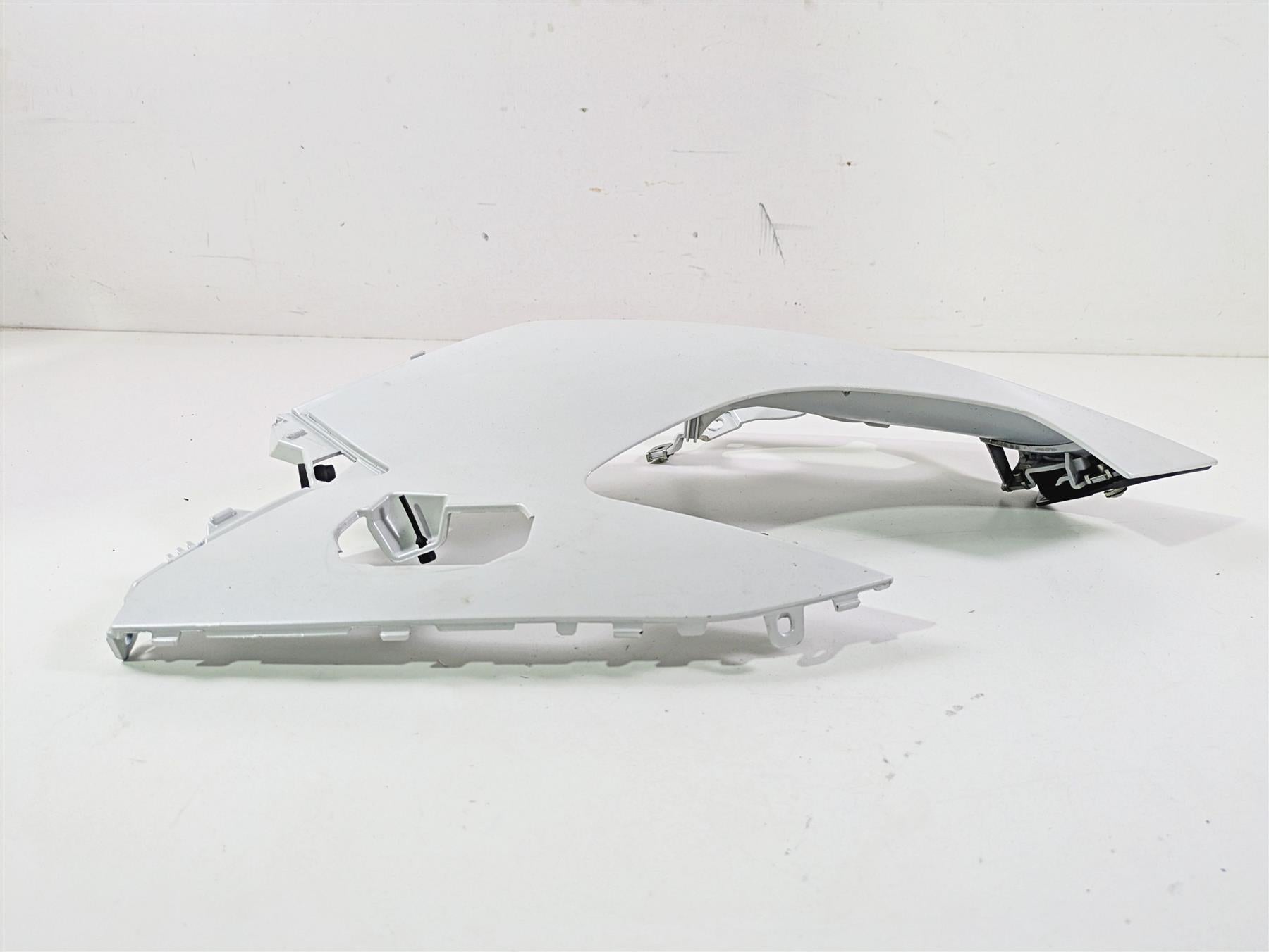 2014 BMW K1600 GTL K48 Left Headlight Cover Fairing Cowl -Read 46638544353 {{ shop.shopifyCountryName }} - Mototech271