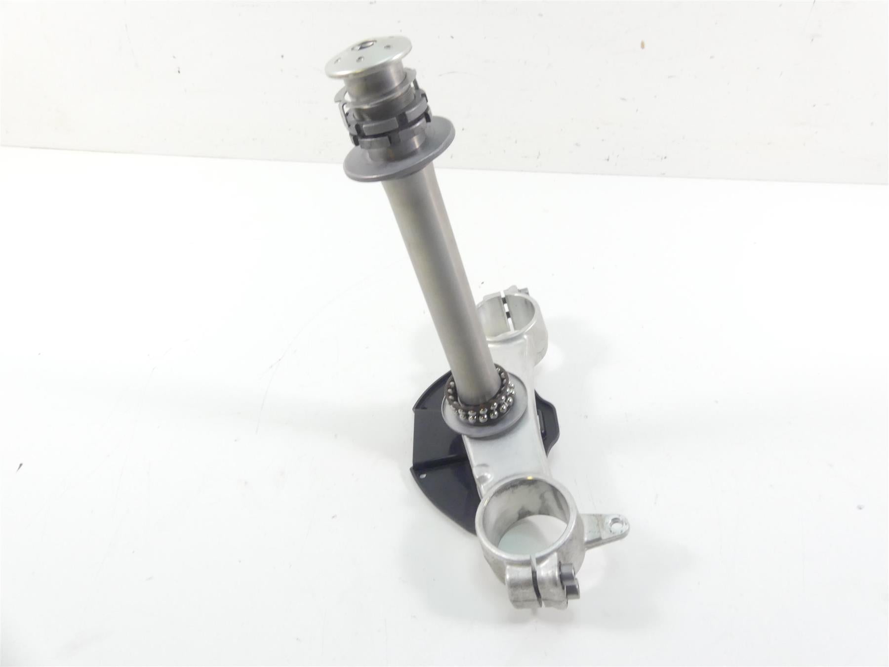 2016 BMW S1000XR K49 Lower Triple Tree Steering Clamp Yoke 31428552900 {{ shop.shopifyCountryName }} - Mototech271