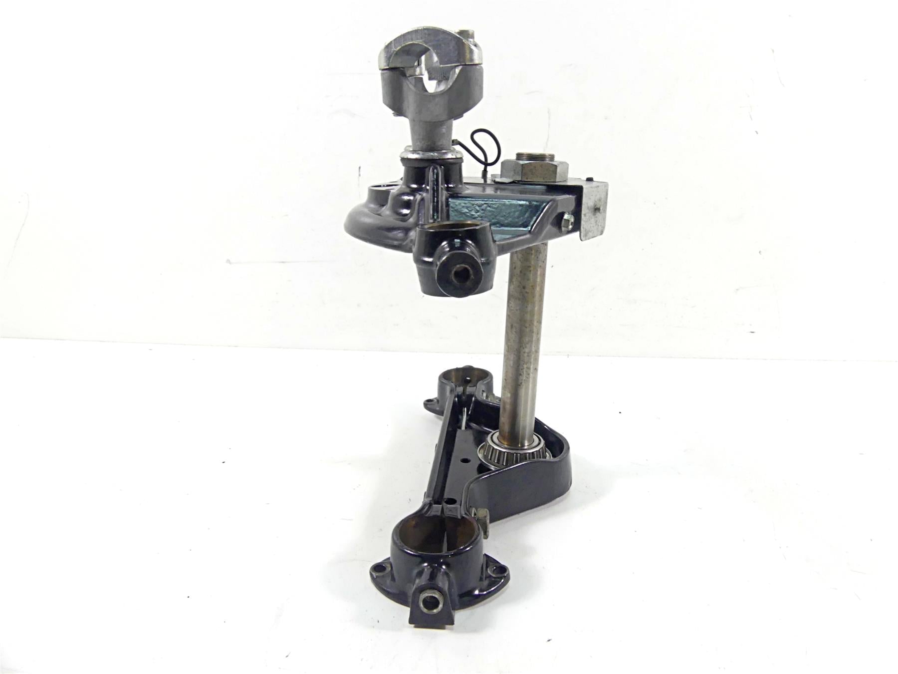2004 Harley Touring FLHTCUI Electra Glide Upper Lower Triple Tree Set 45446-87A {{ shop.shopifyCountryName }} - Mototech271