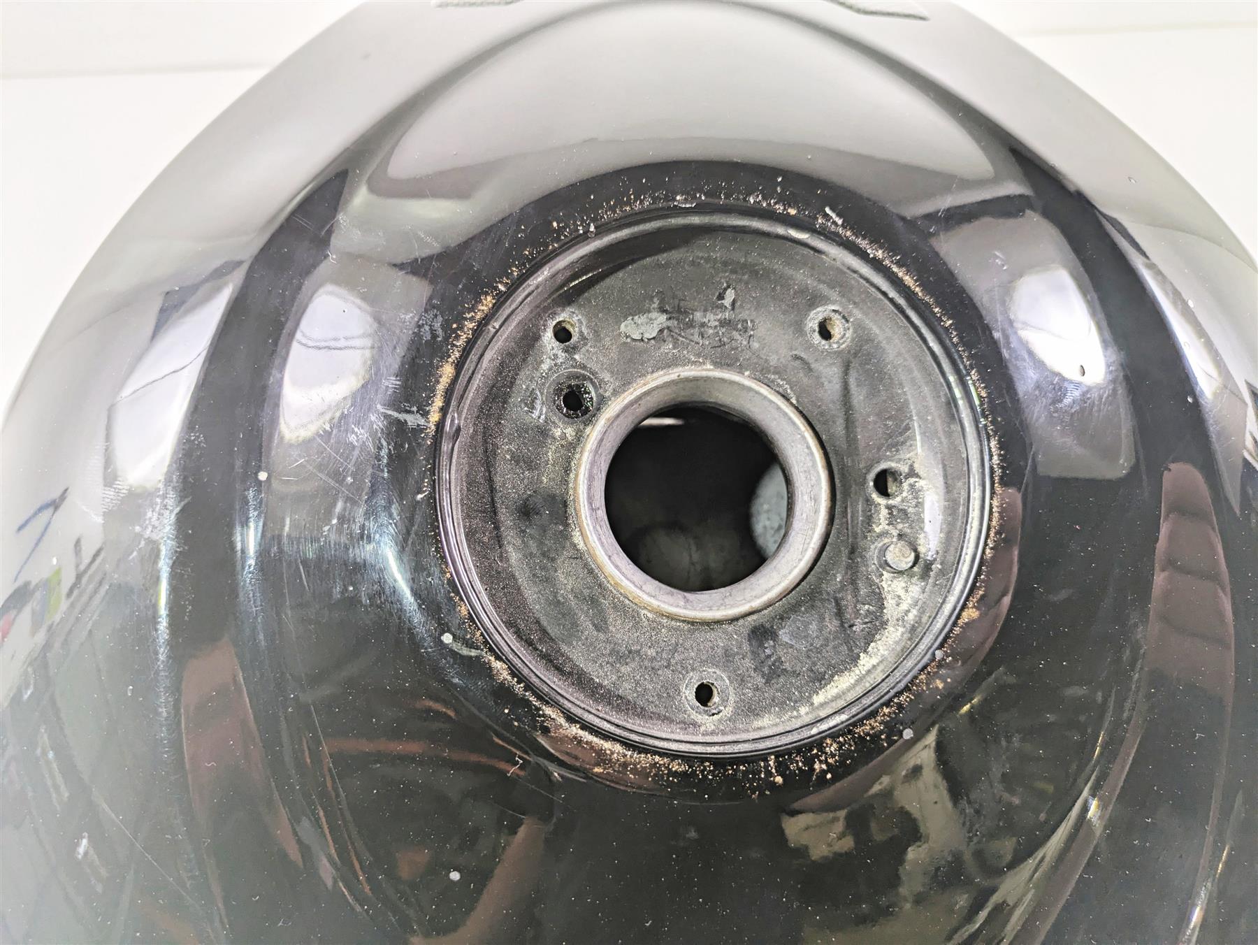 2006 Suzuki GSXR1000 K6 Fuel Gas Petrol Tank - No Dents 44100-41G30 {{ shop.shopifyCountryName }} - Mototech271