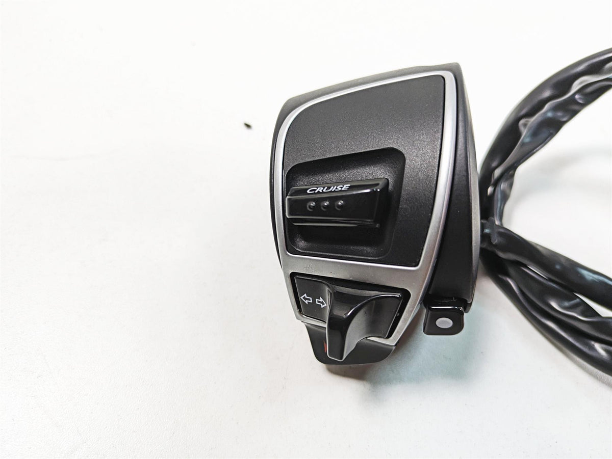 2020 Moto Guzzi V85 TT Adventure Left Blinker Cruise Control Switch 2D000339 {{ shop.shopifyCountryName }} - Mototech271