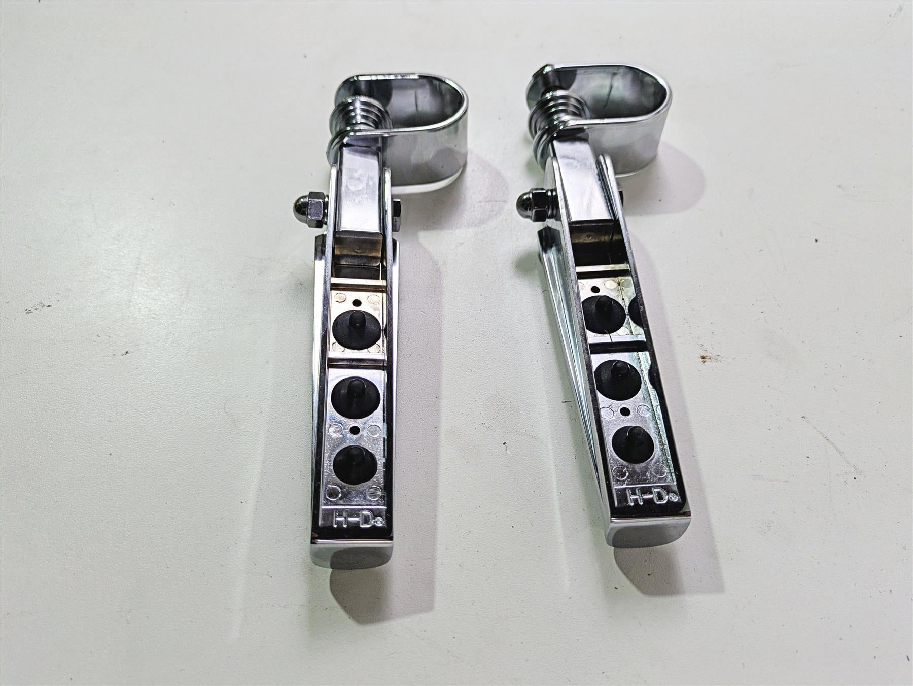 2016 Harley Touring FLHR Road King Highway Foot Pegs 49144-86 {{ shop.shopifyCountryName }} - Mototech271