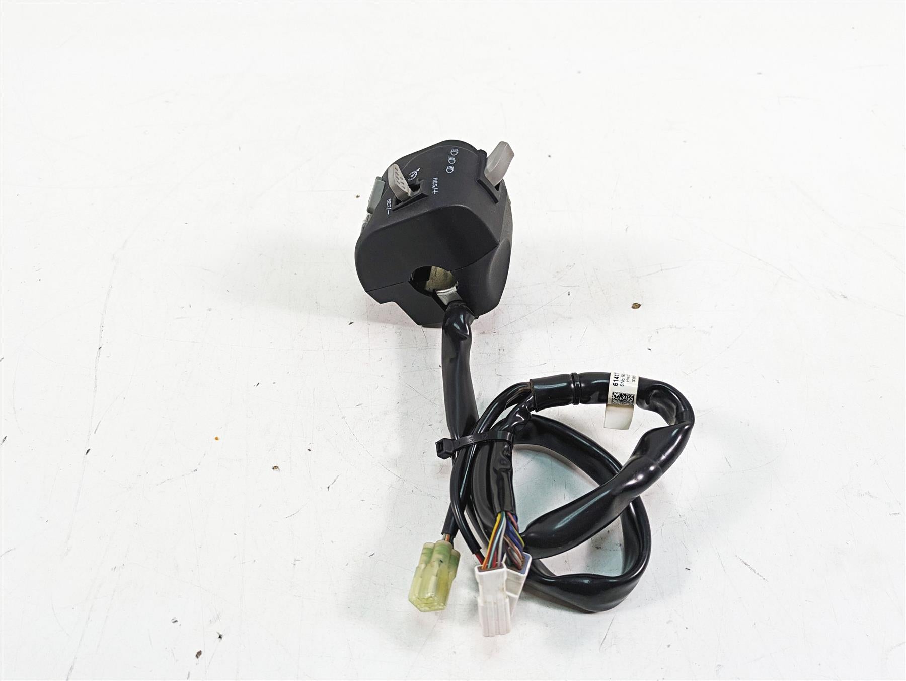 2020 KTM 1290 Super Adventure R Left Hand Turn Signal Control Switch 61411170100 {{ shop.shopifyCountryName }} - Mototech271