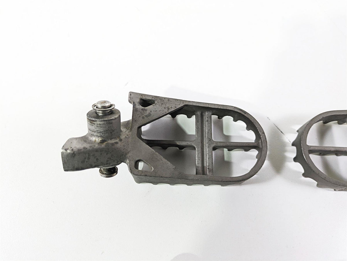 2006 BMW R1200GS K255 Adv Front Footpeg Rest Set 46717694557 {{ shop.shopifyCountryName }} - Mototech271