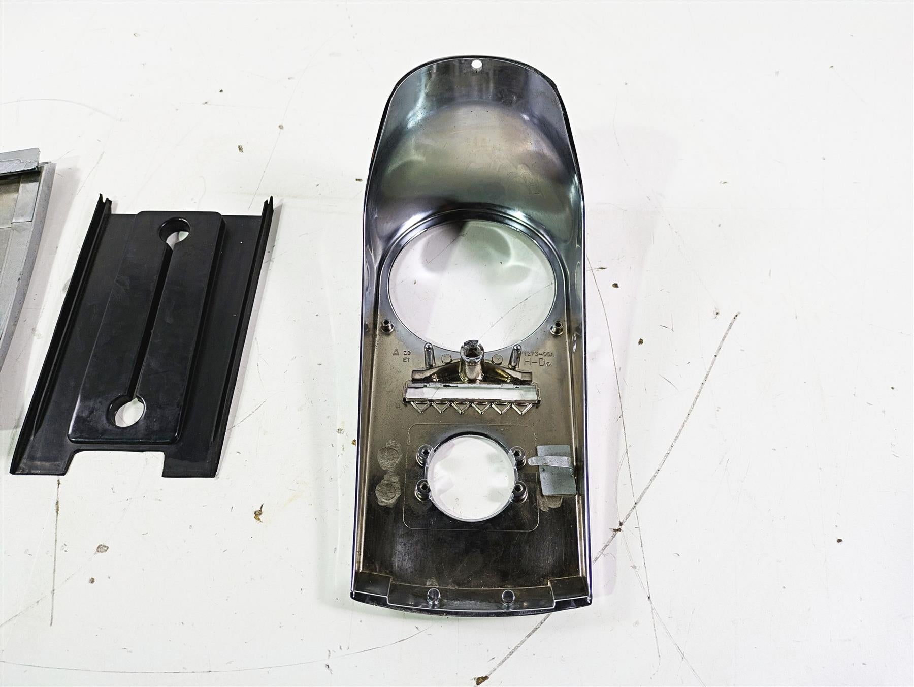 2005 Harley Softail FLSTSCI Heritage Springer Fuel Tank Dash Cover Read 71273-00 {{ shop.shopifyCountryName }} - Mototech271