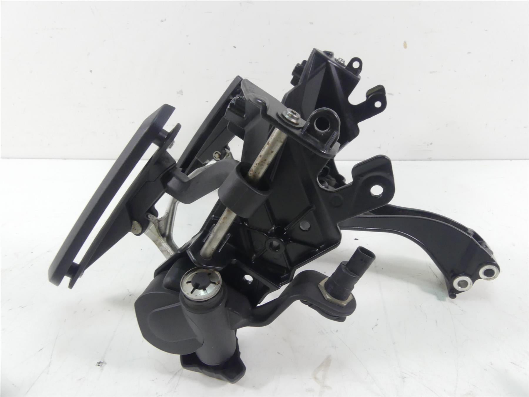 2017 BMW R1200GS GSW K50 Front Windshield Adjustment Stay Mount 46638561351 {{ shop.shopifyCountryName }} - Mototech271
