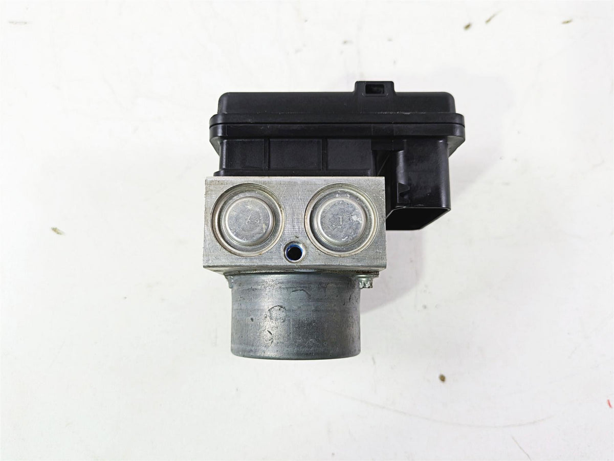 2018 Harley FXBR Softail Breakout Abs Brake Pump Unit Module 41100044B {{ shop.shopifyCountryName }} - Mototech271