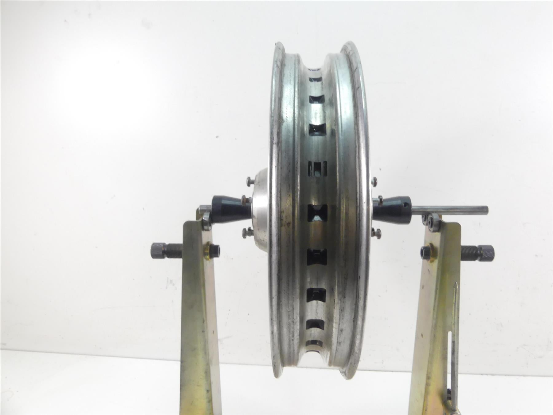 2011 Harley Touring FLTRU Road Glide 17x3 Straight Front Wheel Rim 43300161 {{ shop.shopifyCountryName }} - Mototech271