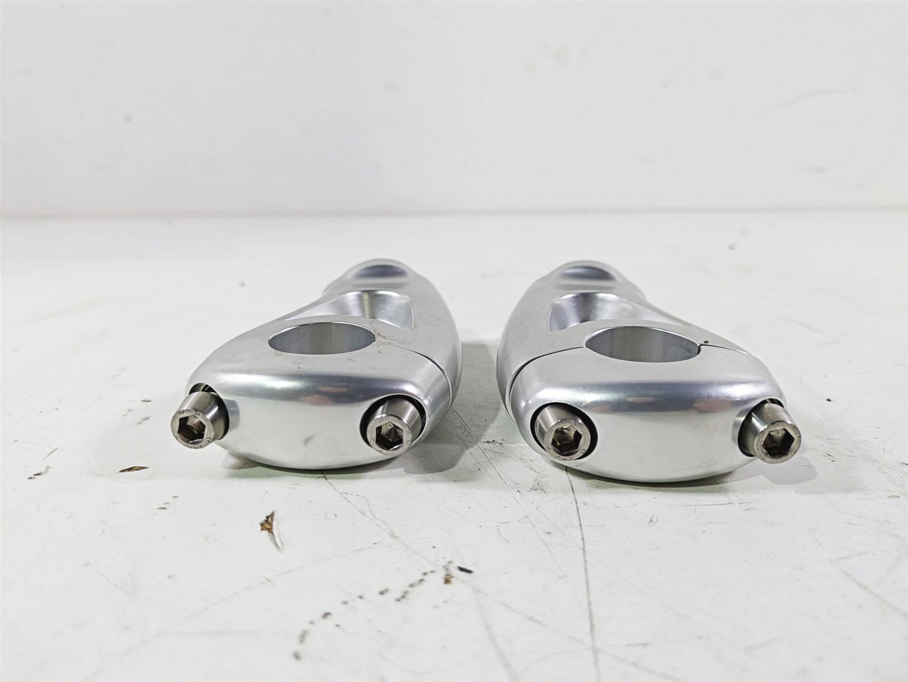 2014 Moto Guzzi California 1400 Touring Handlebar Holder Riser Set GU06500600 {{ shop.shopifyCountryName }} - Mototech271
