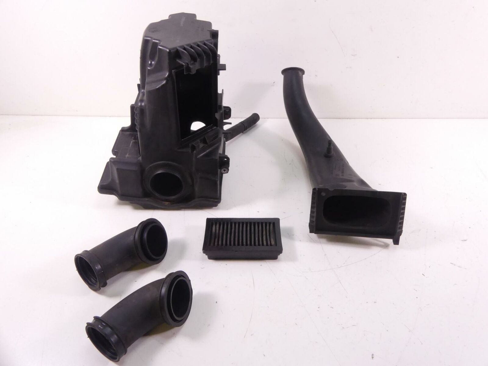 2011 BMW R1200RT K26 Air Box Filter Cleaner Breather With Tubes 13717720045 {{ shop.shopifyCountryName }} - Mototech271