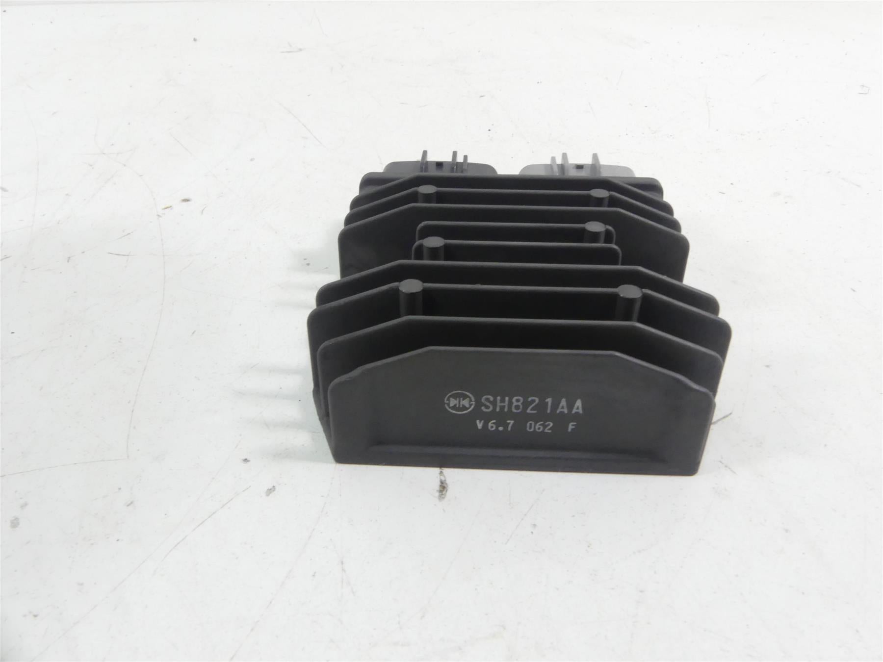 2017 Ducati Monster 1200 S Rectifier Voltage Regulator 54040321A SH821AA {{ shop.shopifyCountryName }} - Mototech271