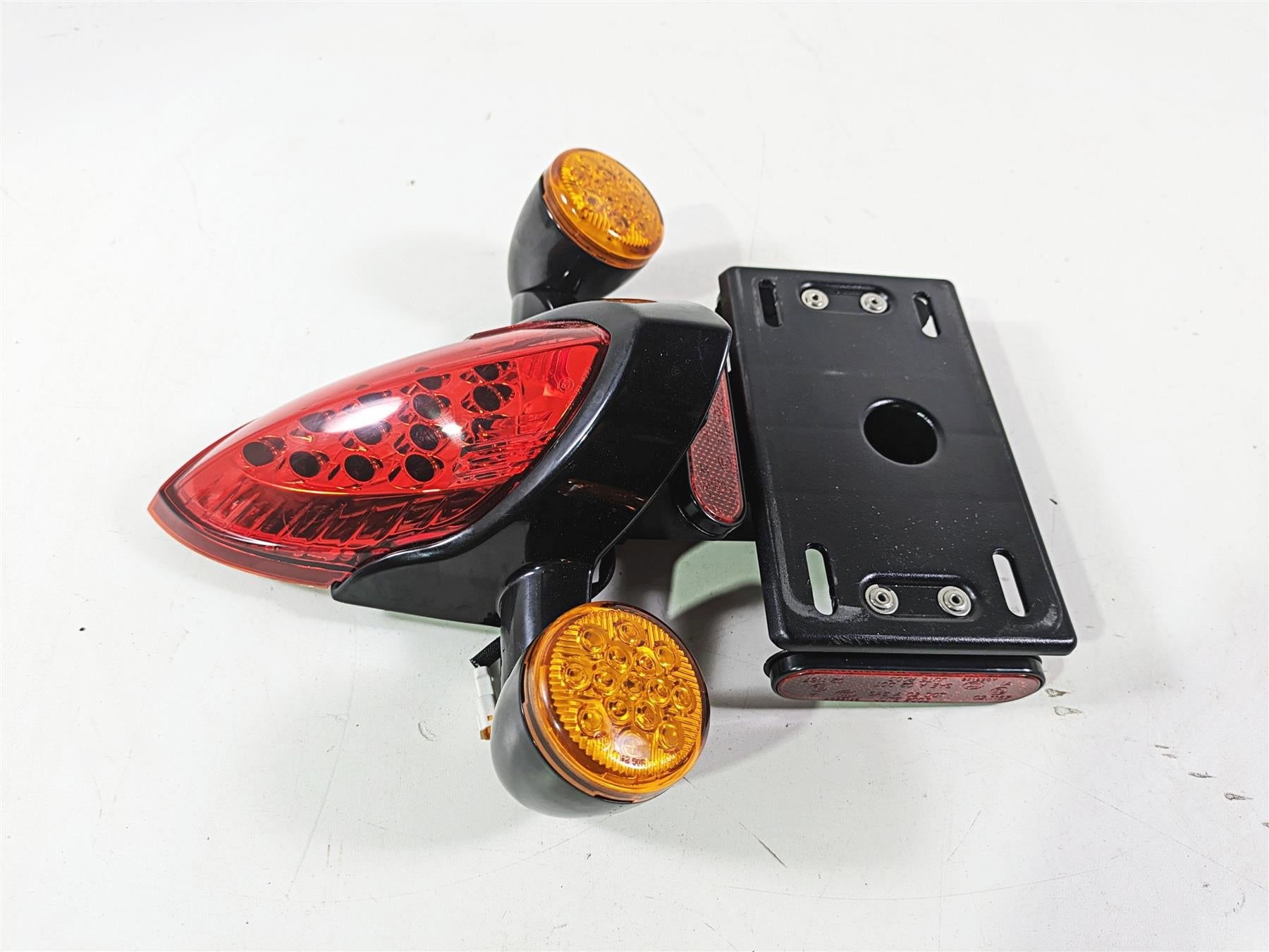2018 Indian Chieftain Dark Horse Taillight Blinker Plate Holder Set 5138445 {{ shop.shopifyCountryName }} - Mototech271