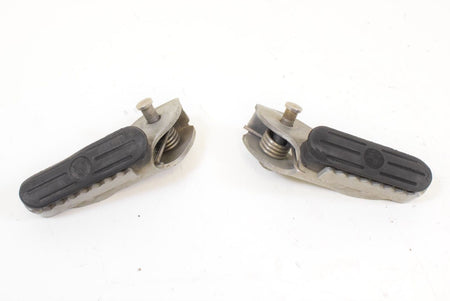 05 BMW R1200GS R1200 GS K25 Front Rider Driver Footpeg SET 46717729281 {{ shop.shopifyCountryName }} - Mototech271