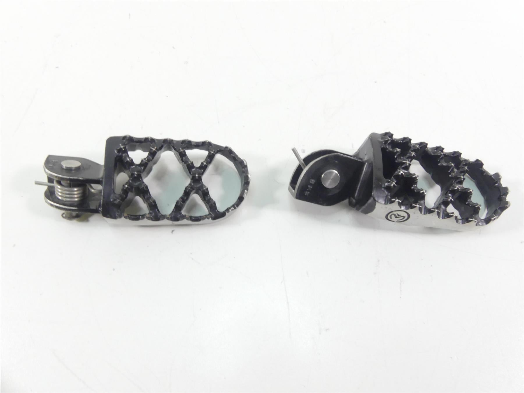 2013 BMW R1200GS GSW K50 Moose Racing Hybrid Front Rider Footpegs 1/2" STBMW-B {{ shop.shopifyCountryName }} - Mototech271