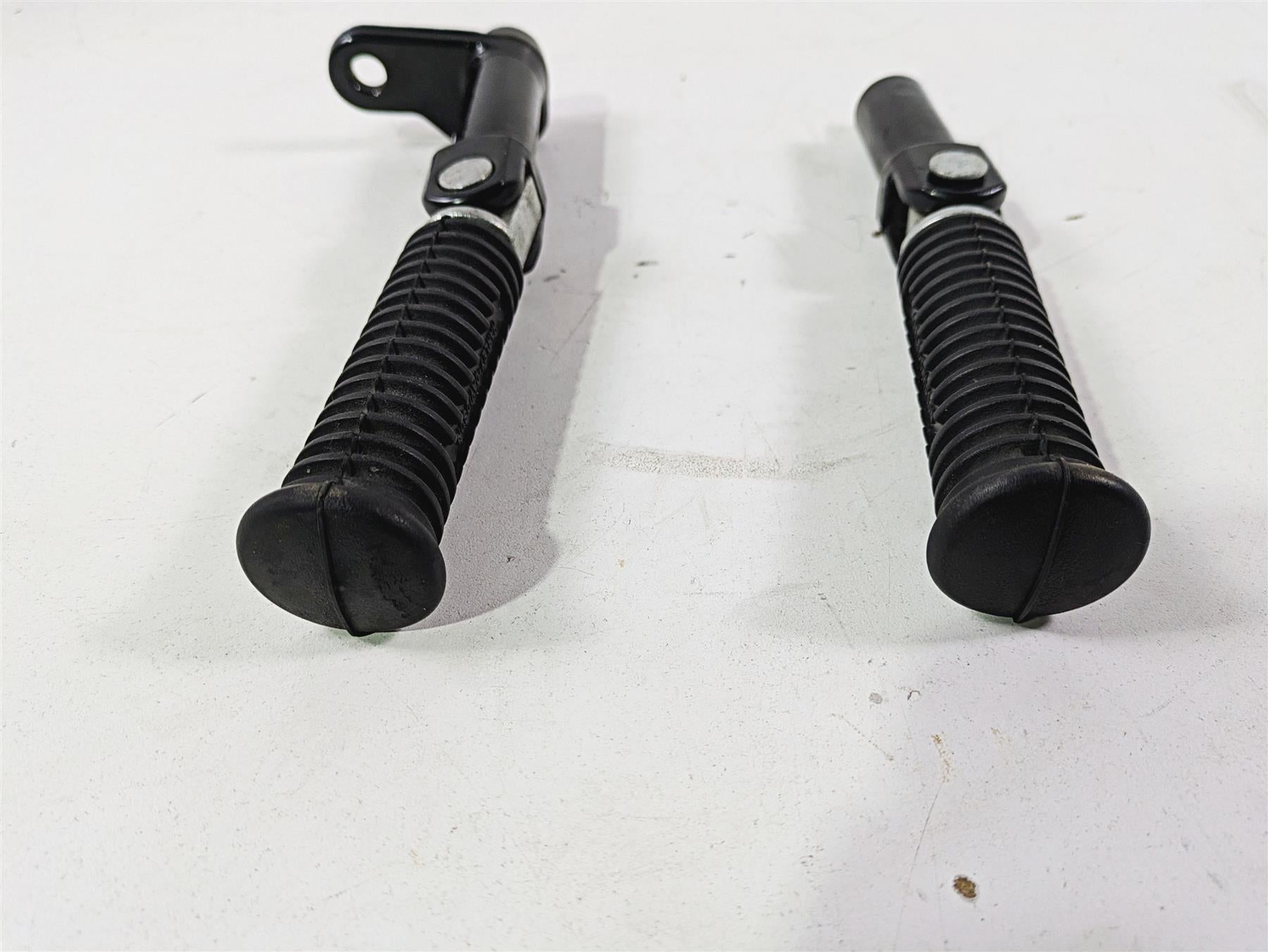 2014 Harley FLS Softail Slim Rear Passenger Footpeg Set 50932-08 {{ shop.shopifyCountryName }} - Mototech271